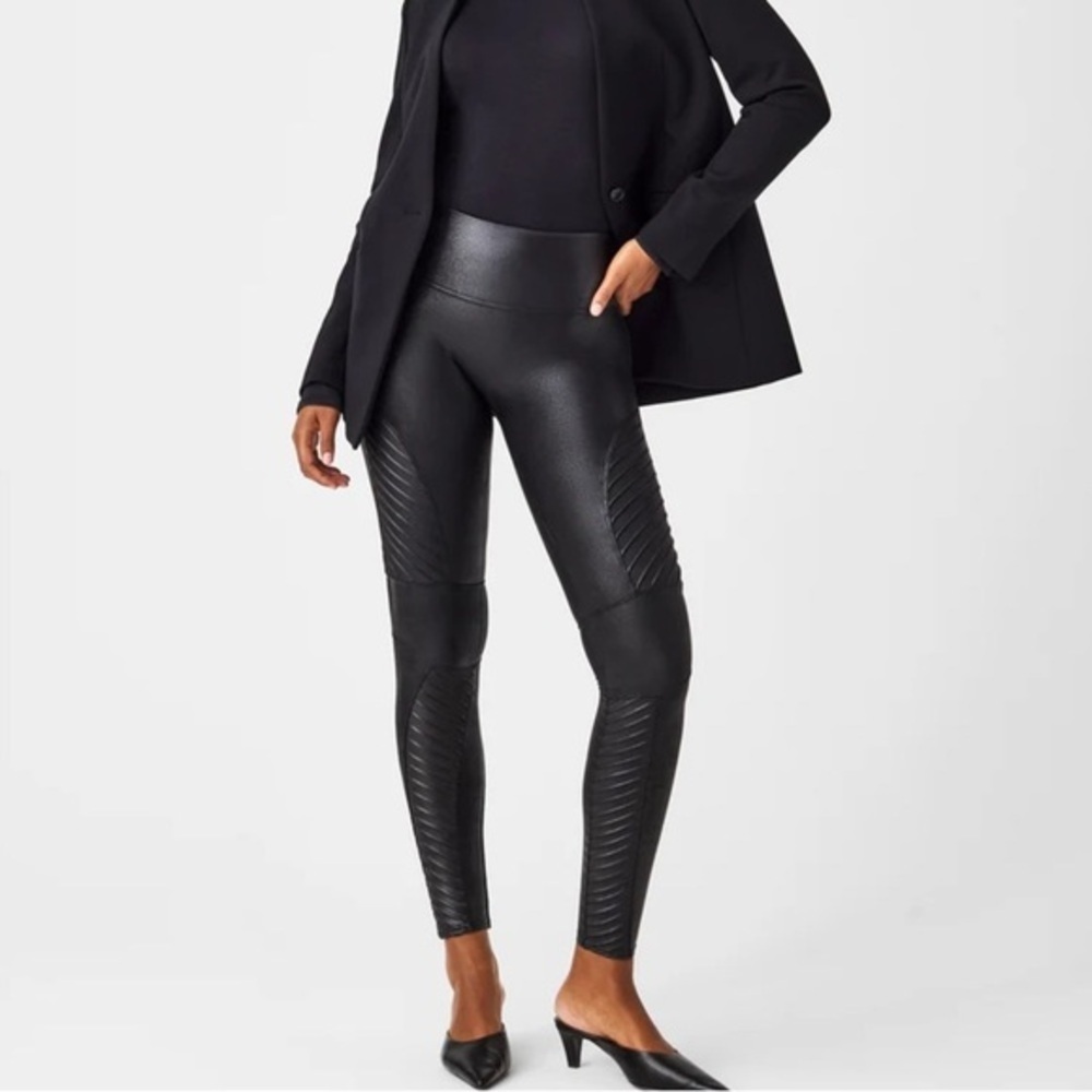Spanx Sleek moto leggings in black Size medium